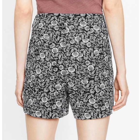 DONATED Button Front Structured Shorts In Palm Leaf - Picture 3 of 7